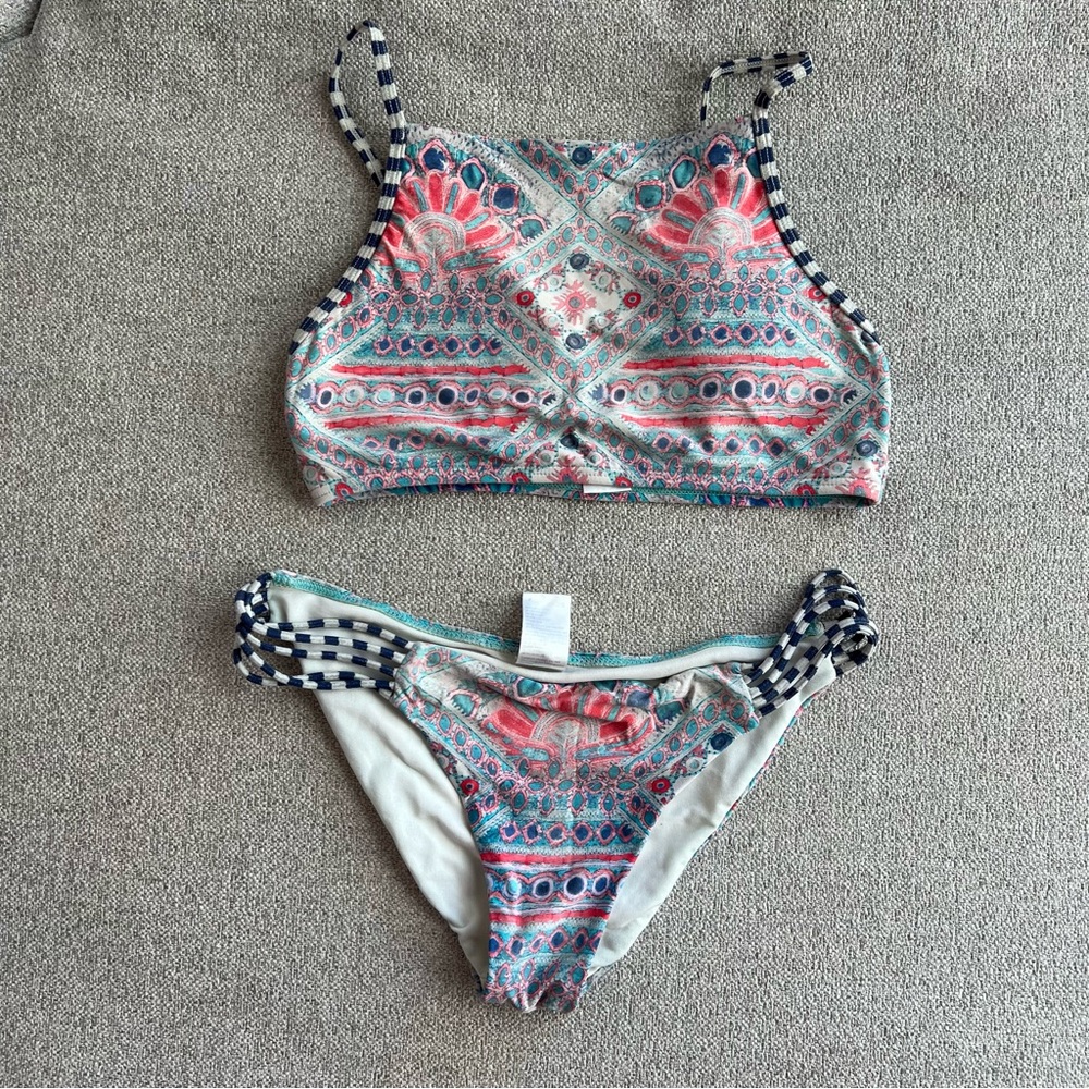 Billabong Bikini Size Medium Top/Bottom